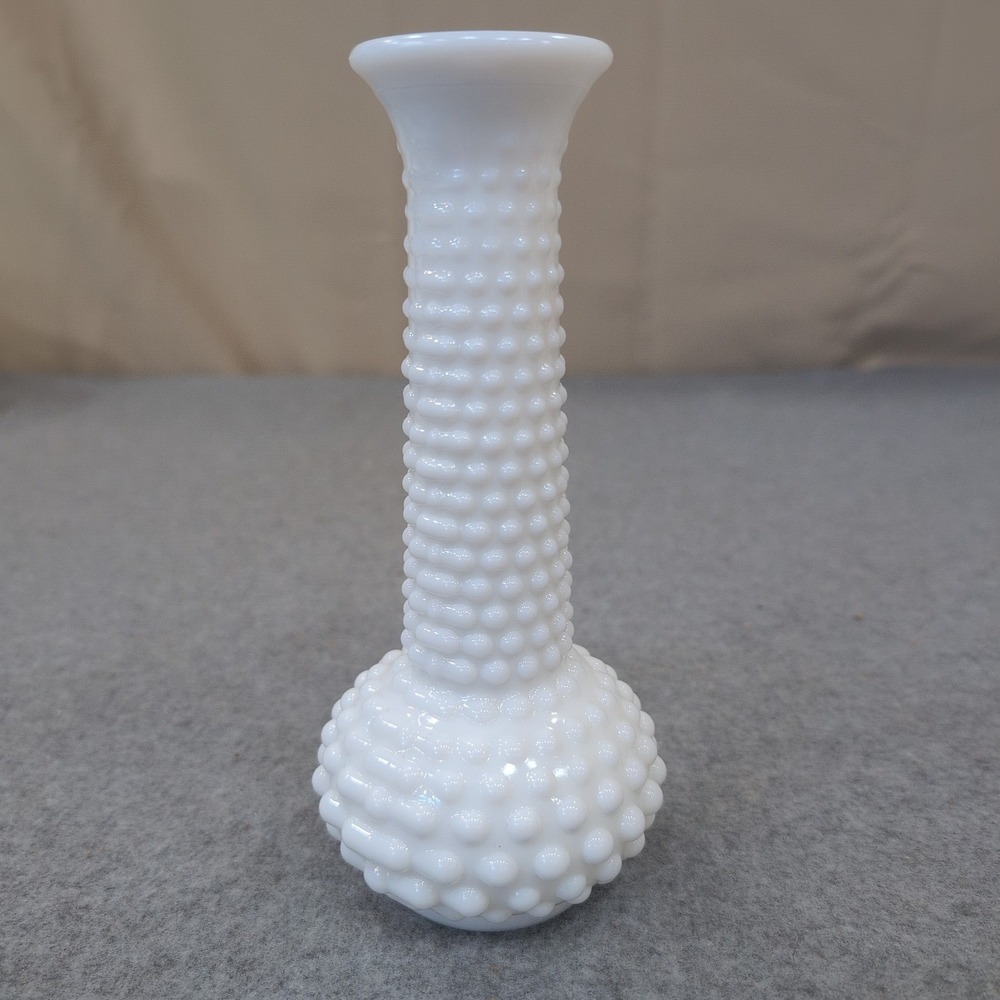 Vintage Fenton White Milk Glass Hobnail Bud Vase Bulbous Base Retro Decor - Picture 1 of 6